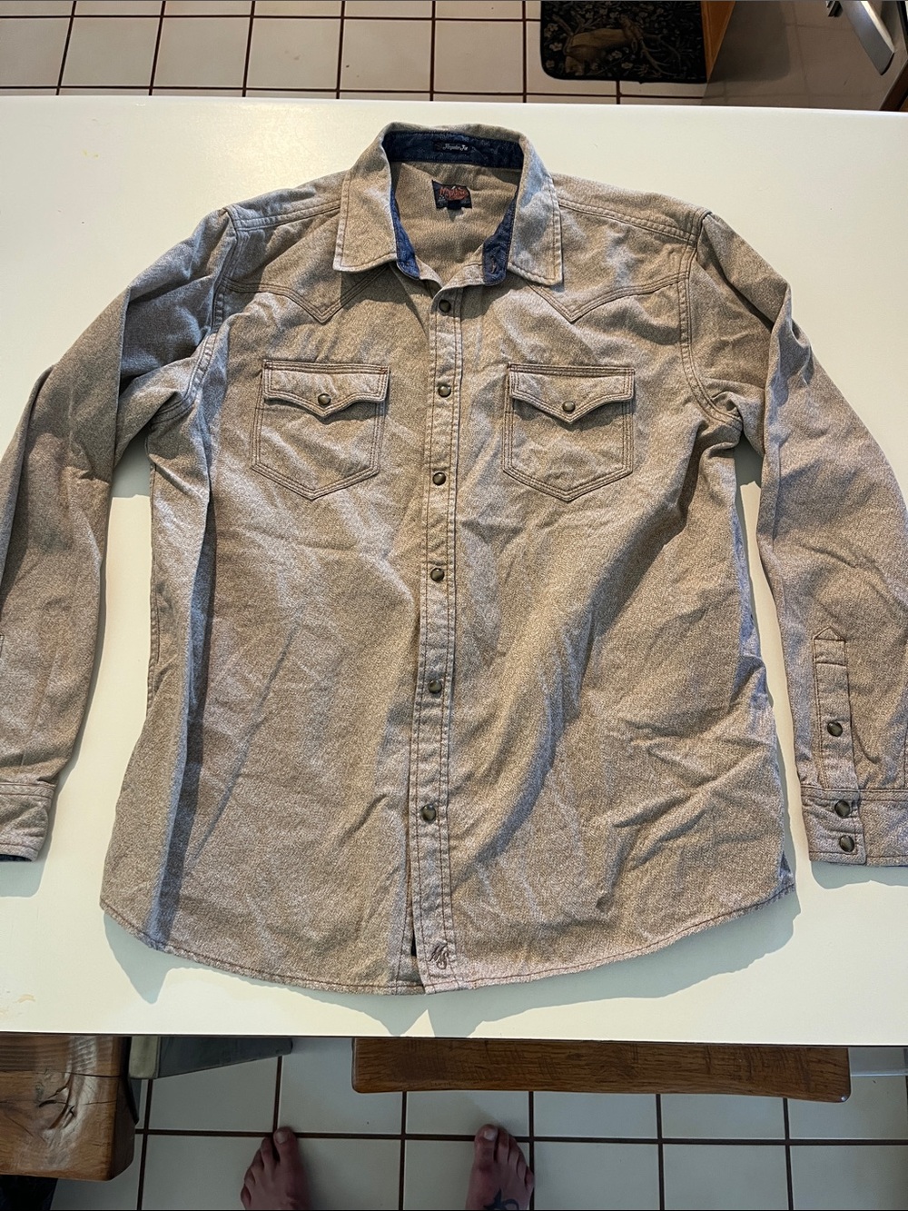 Men's Lightweight Button-Up Shirt Jacket in Light Gray
